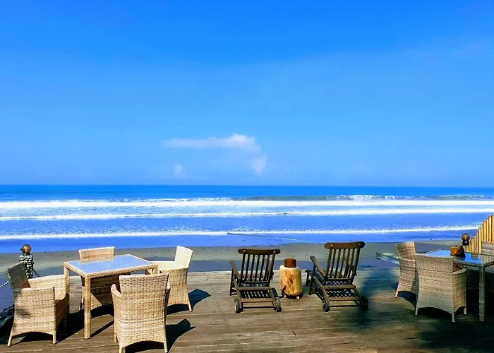Beachfront Nixie And The Sea * Selemadeg